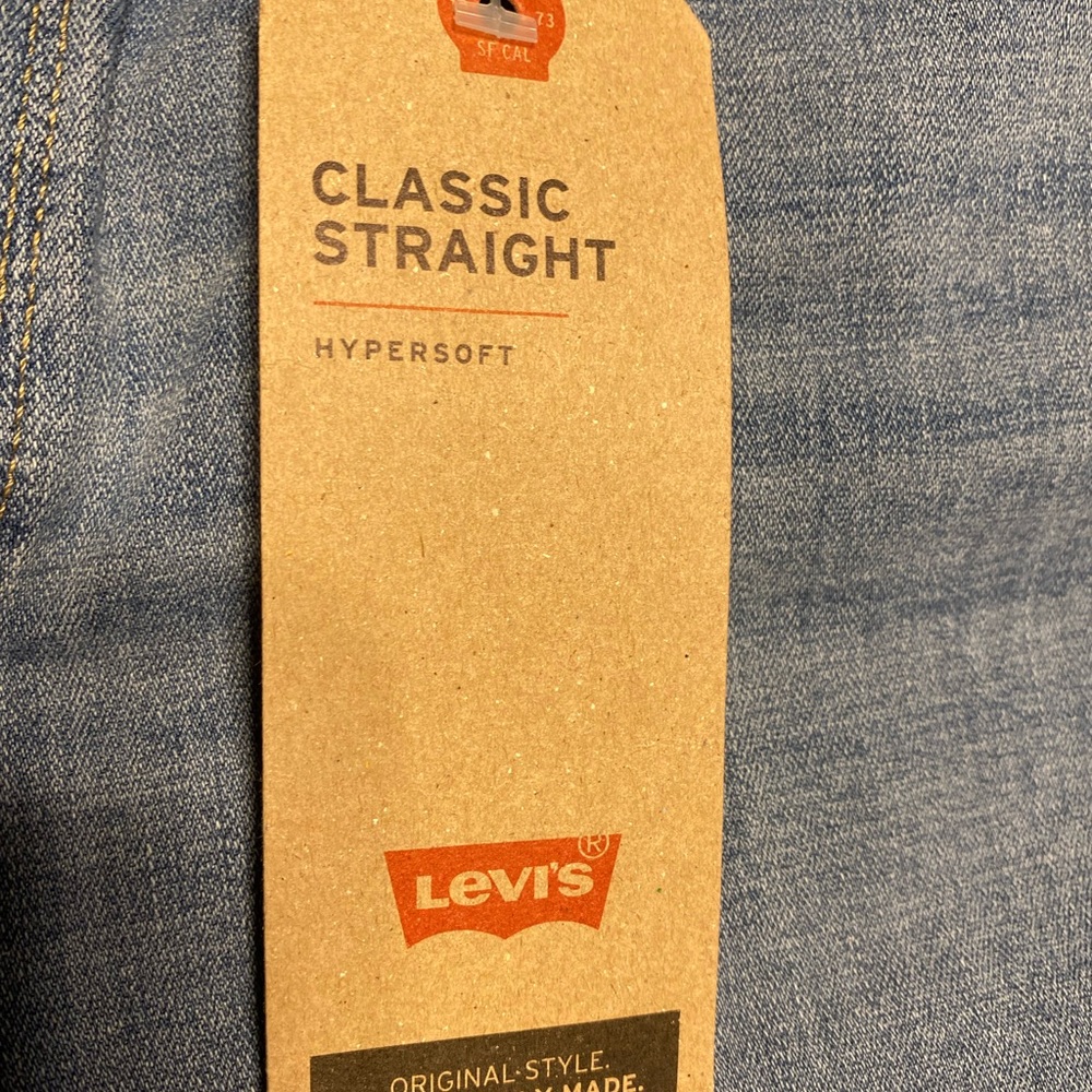 Women Levi Jeans